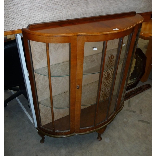 3070 - Vintage Mahogany China Cabinet