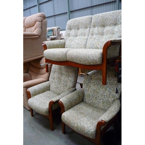 3194 - Cintique 2 Seat Sofa & 2 Chairs