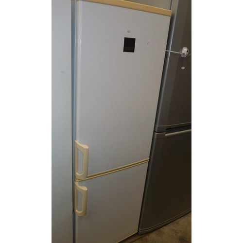 3467 - Zanussi Fridge Freezer