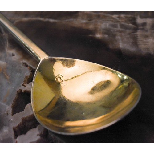 2133C - 17th Century English Silver Gilt Sealtop Spoon. Dated 1639. Approx 1.6ozt