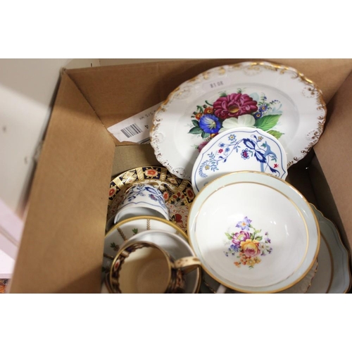 1023 - Small Box - Cabinet Cups & Saucers.