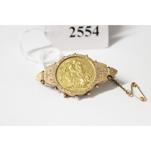 2554 - Victorian Jubilee Head Gold Sovereign dated 1887 on Brooch Fitting, total weight 12.3g.