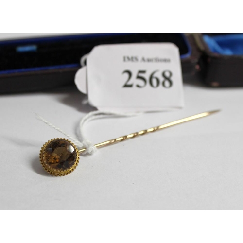 2568 - Cased 9ct Gold & Citrine Tie Pin.