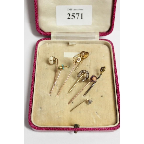 2571 - Cased Collection of Eight Assorted Gold Tie Pins, total weight approx 10g.