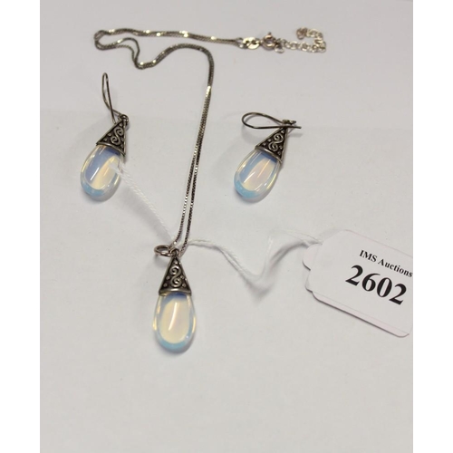 2602 - Silver & Moonstone Necklace & Earrings