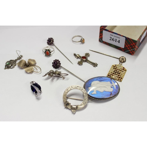 2614 - Small Box of Silver & other Costume Jewellery