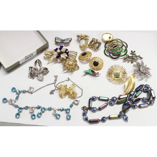 2643 - Box of Assorted Costume Jewellery