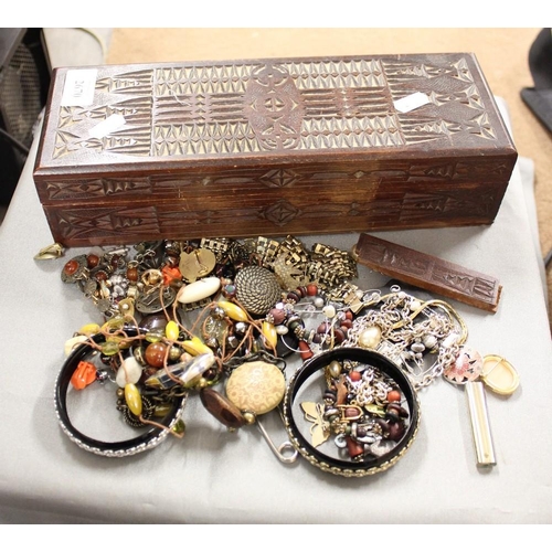 2670 - Box of Assorted Costume Jewellery