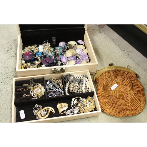 2694 - Box of Assorted Costume Jewellery