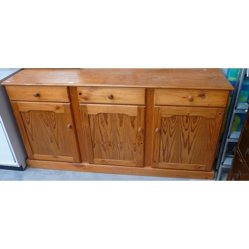 3022 - Modern Pine 3 Door Sideboard