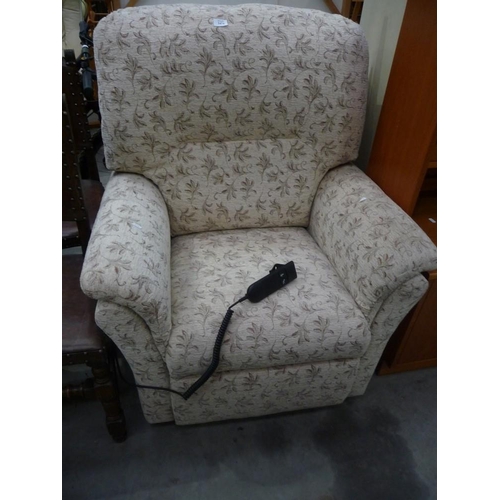 3474 - Fabric Riser Recliner