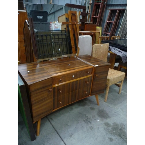 3479 - 1970's Dressing Table