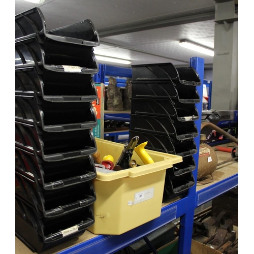 133 - Selection of Storage Trays, No 4 Planer, Assorted Screws and 
 Nails etc