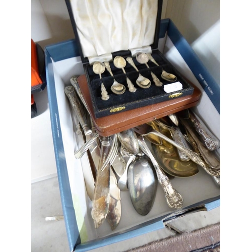 1138 - Box - Silverplated Cutlery, Cased Teaspoons etc.