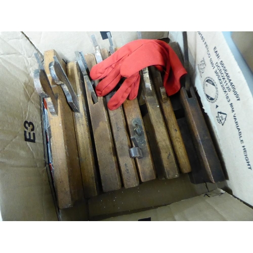 1220 - Box - Vintage Wood Planes.