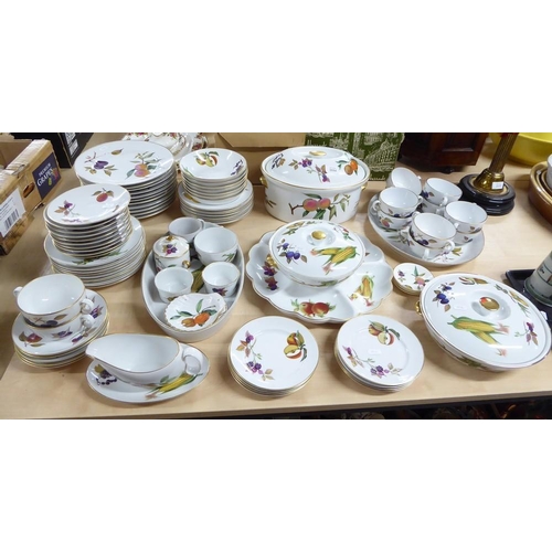 2114 - Large Collection of Royal Worcester Evesham Pattern Dinner & Tea Ware.