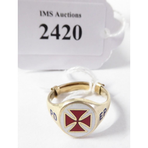 2420 - 14K Gold Knights Templar Masonic Signet Ring, Size UK U, approx 7.1g