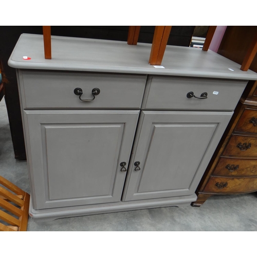 3292 - Painted Kitchen Cabinet