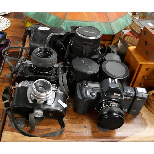 473 - Selection of Vintage Cameras inc Ricoh