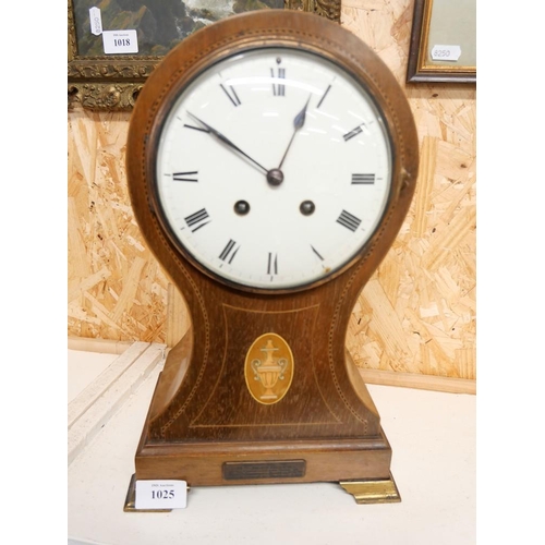 1025 - Edwardian Inlaid Mahogany Balloon Mantel Clock - Pendulum but no winding key.