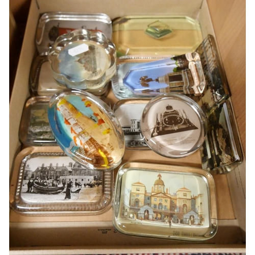 1054 - Tray Lot - Pictorial Paperweights.