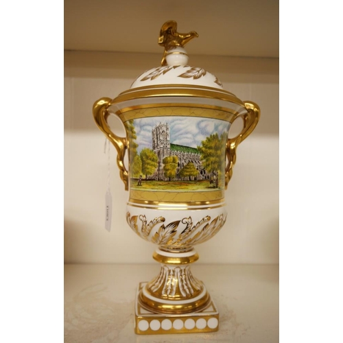 1083 - Coalport Royal Commemorative Vase & Cover - ltd Edition 30/50 C. Hollinshead, approx 30cm tall.