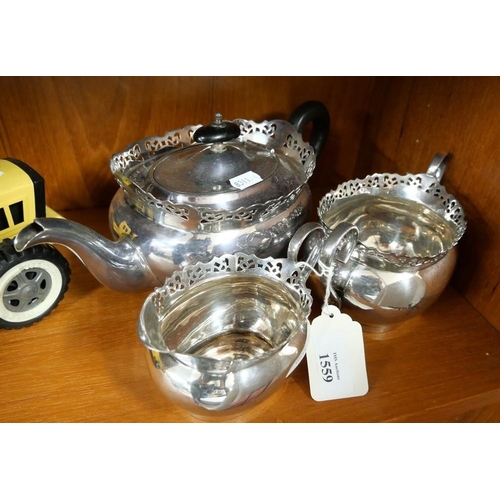 1559 - Three Piece Silverplated Tea Service.