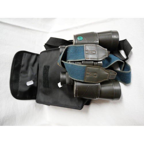 1583 - Pair of Swift Binoculars - Ultralight 10 x 42.