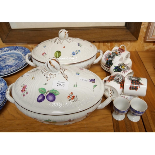 2020 - Fine Pair of Italian Richard Ginoti Tureens & Covers, Five Tartan Decorated Coffee Cans & Two Egg Cu... 