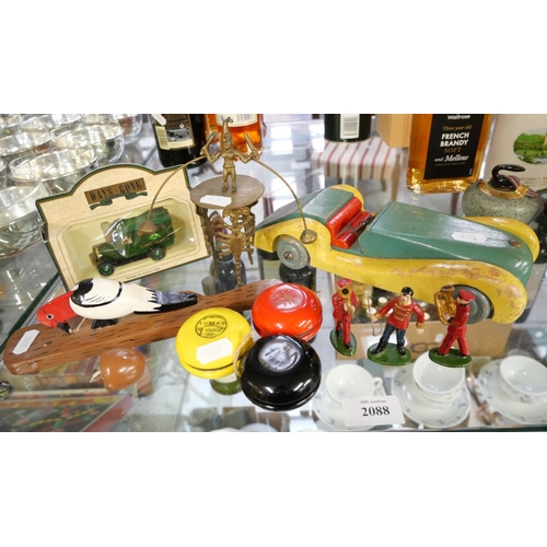 2088 - Vintage Wooden Toy Car, Lead Figures, Yo-Yo's etc.