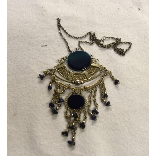 2528 - White Metal Necklace Decorated with Blue Glass