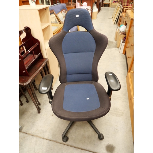 3053 - Gaming Chair