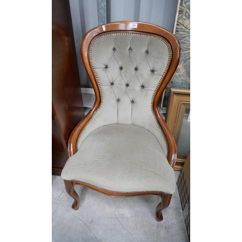 3068 - Button Back Victorian Lounge Chair