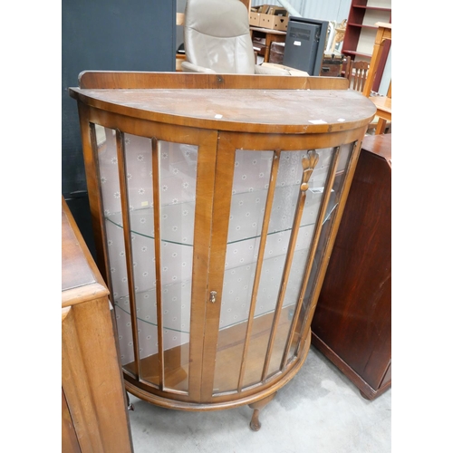 3194 - China Display Cabinet