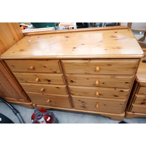 3213 - Ducal 8 Drawer Chest