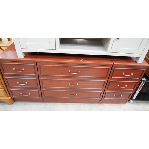 3218 - Two Bedsides and Three Drawer Chest