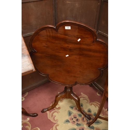 3300 - Mahogany Scalloped Edge Snap Top Wine Table