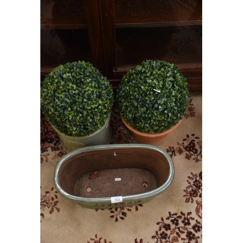 3323 - 3 Ceramic Plants Pots with Artificial Buxus Balls