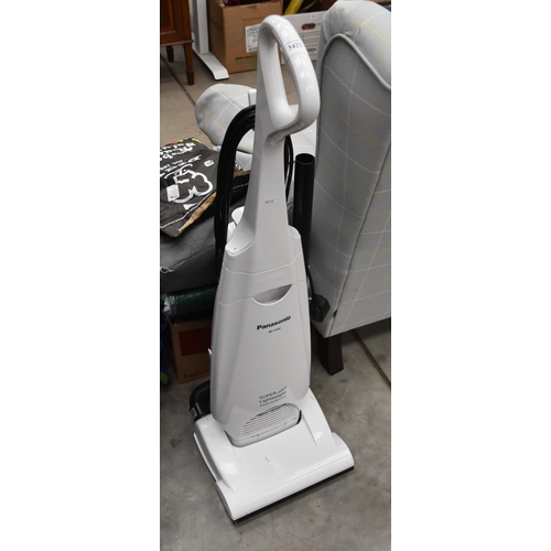 3423 - Panasonic MC-UG342 Vacuum Cleaner