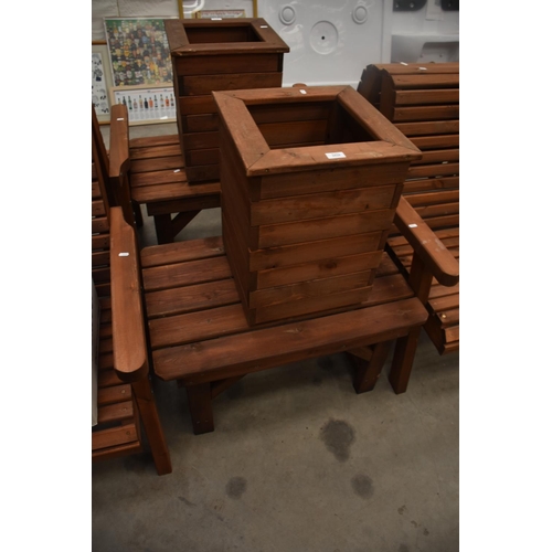 3525 - Garden Coffee Table & Planter