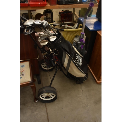 3604 - Golf Caddy, Golf Bag & Golf Clubs