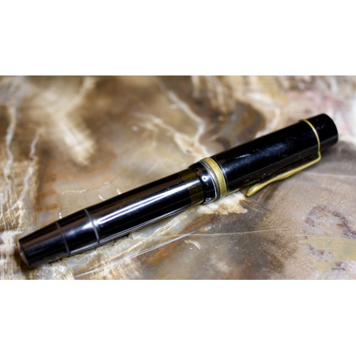 2351 - Montblanc & Ferrari Fountain Pens.
Montblanc Meisterstuck no L 139 G (OBB) on endpiece, 4810 14ct go... 