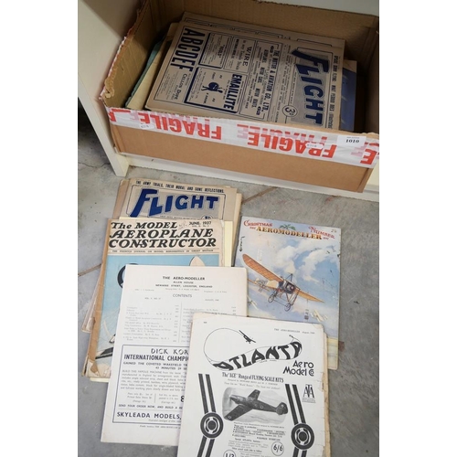 1010 - Box - Vintage Model Aircraft Magazines.