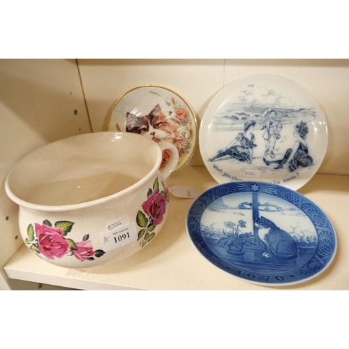 1091 - Chamber Pot & Three Collectors Plates.