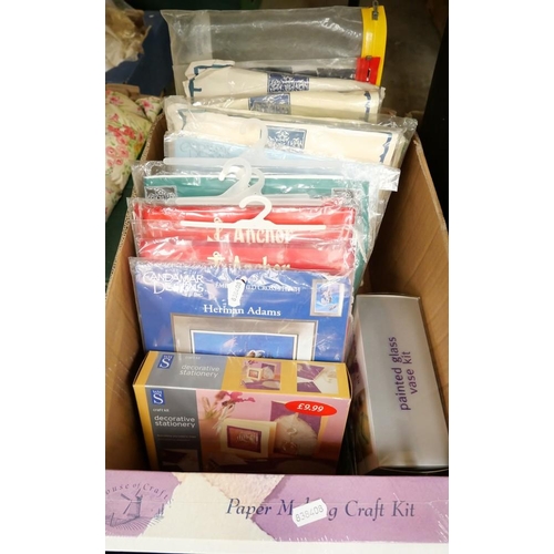 1276 - Box containing 19 Cross Stitch & Crafting Kits (11 new & sealed the remainder opened).