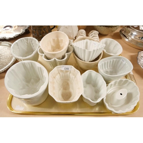 1295 - Tray Lot - Assorted Vintage & Antique Jelly Moulds.