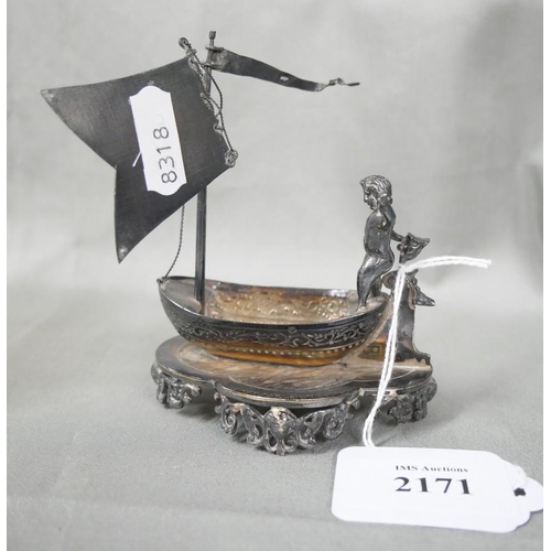 2171 - Chester Silver Salt in the Form of a Sailing Boat & Putti, supported on decorative quatrefoil pierce... 