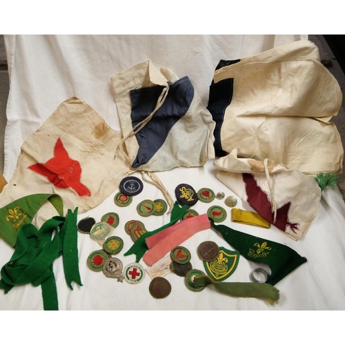 2261 - Box - Scout Badges, Pennants etc.