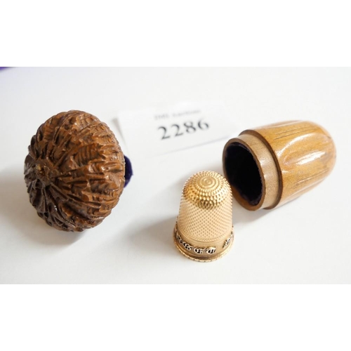 2286 - Gold Plated Thimble in Carved Acorn Shaped Wooden Case.