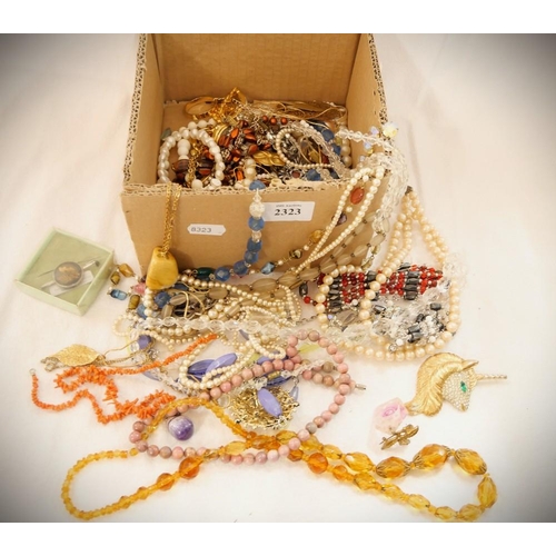 2323 - Box - Assorted Costume Jewellery.